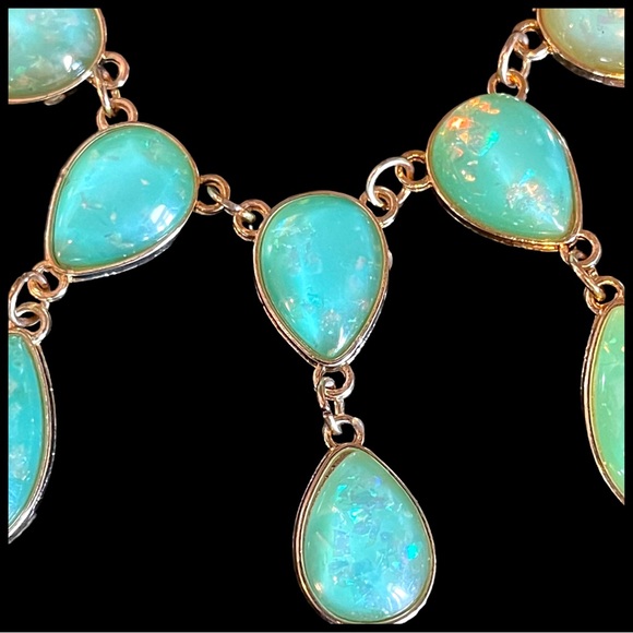 Acrylic Nacre Teardrop Necklace - Picture 6 of 9